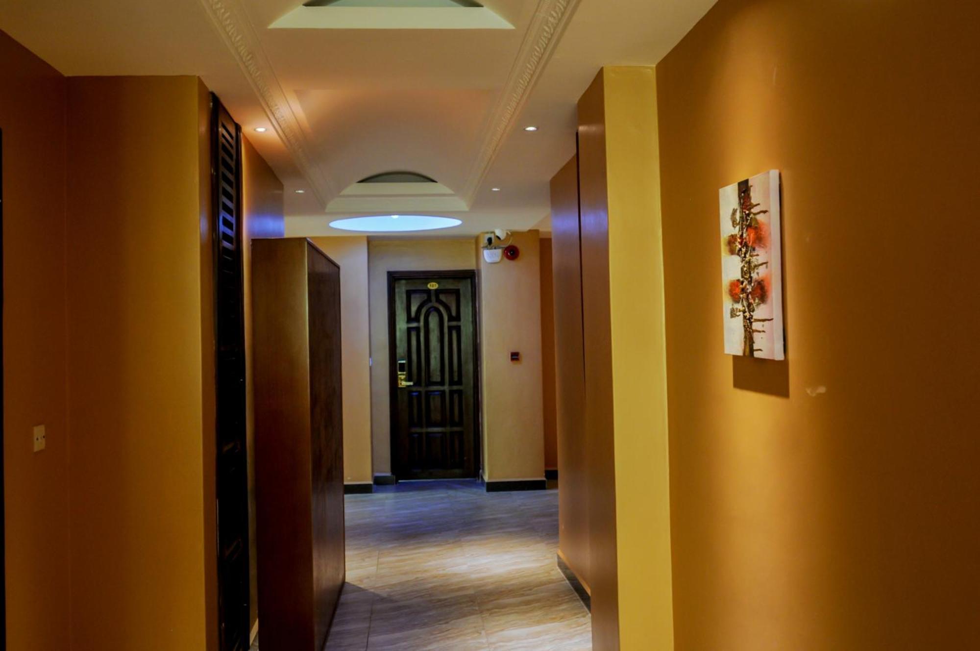 Russell Hotel Kampala Eksteriør bilde