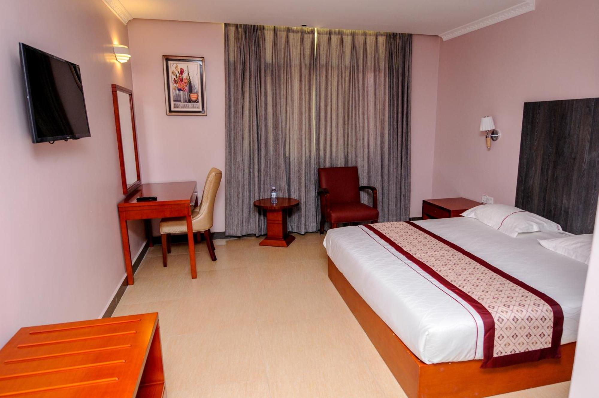 Russell Hotel Kampala Eksteriør bilde