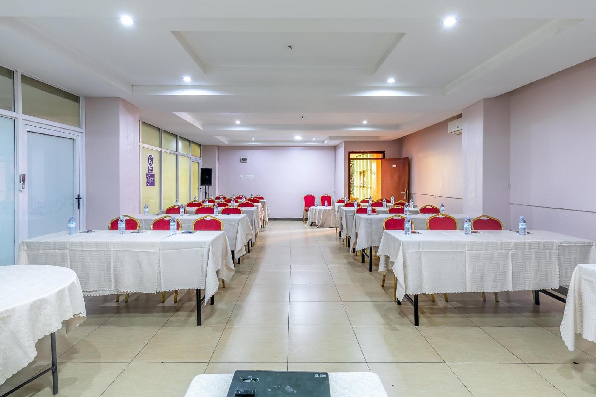 Russell Hotel Kampala Eksteriør bilde