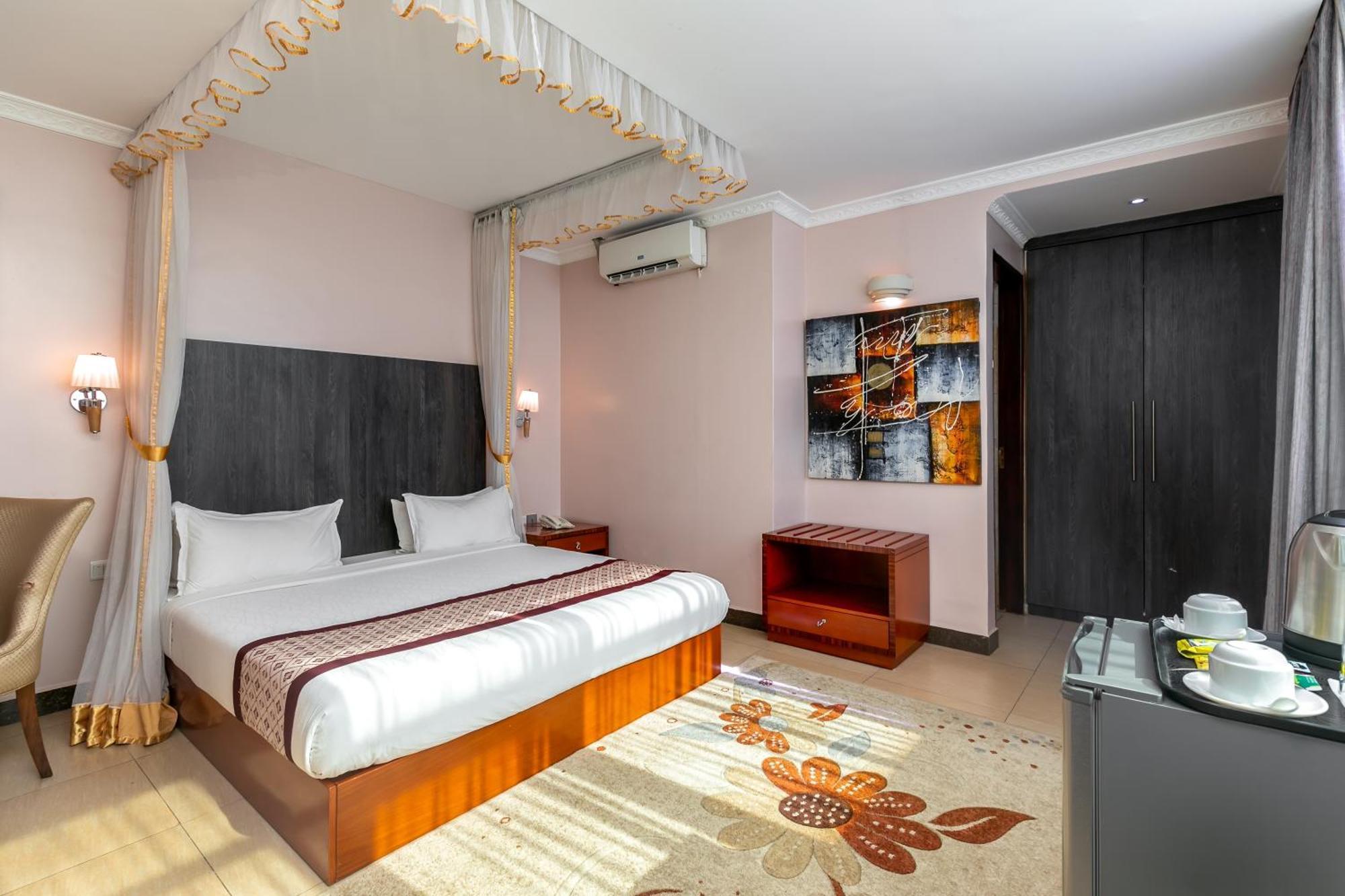 Russell Hotel Kampala Eksteriør bilde