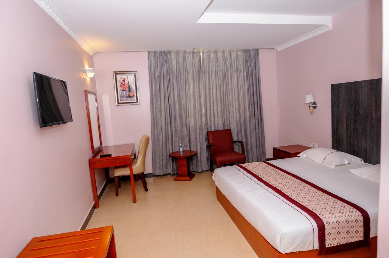 Russell Hotel Kampala Eksteriør bilde