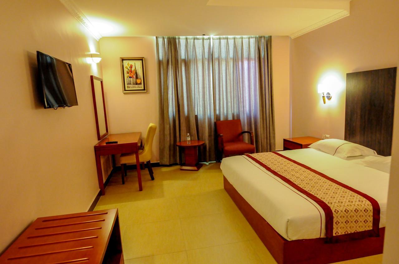 Russell Hotel Kampala Eksteriør bilde