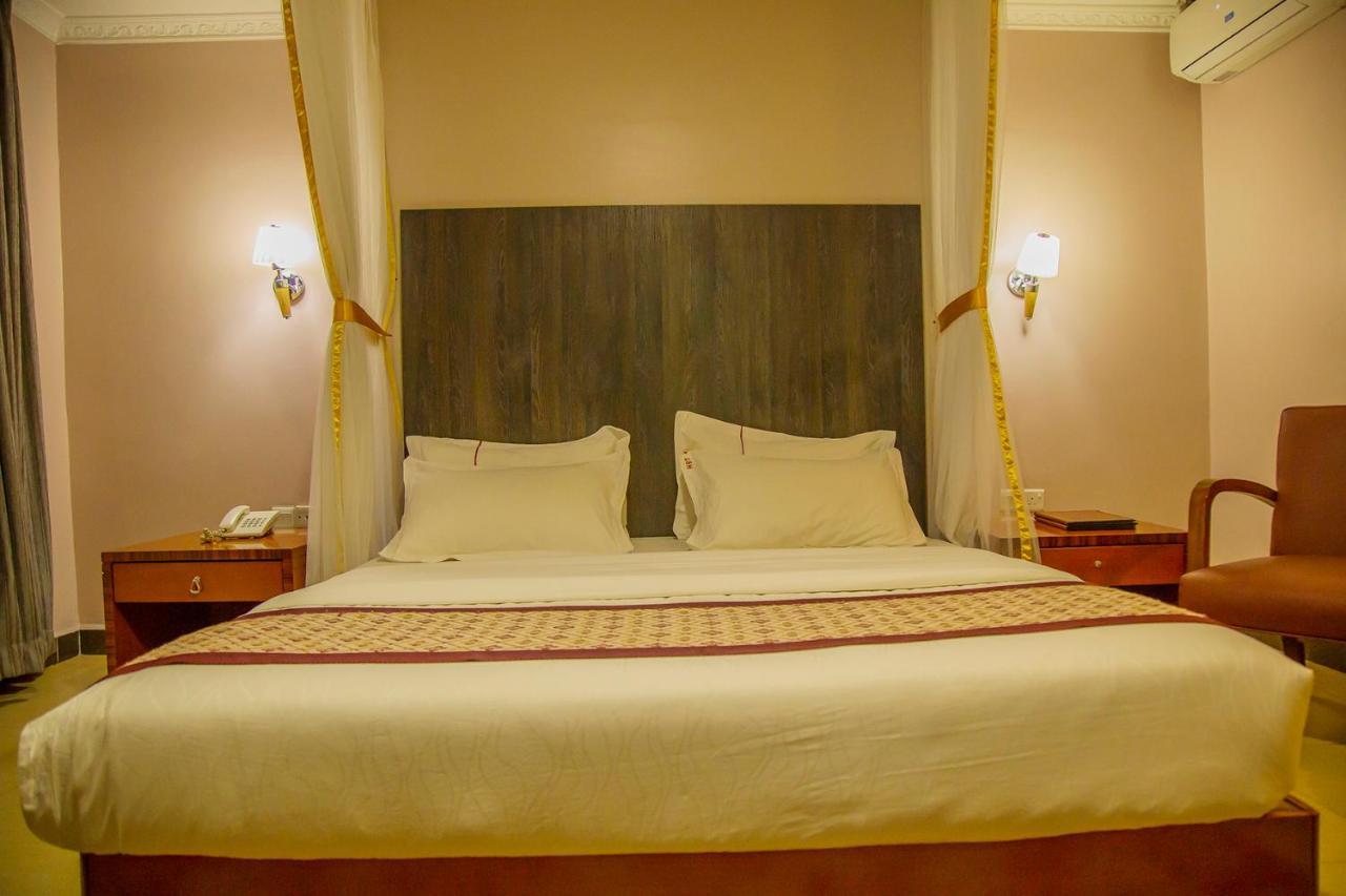 Russell Hotel Kampala Eksteriør bilde