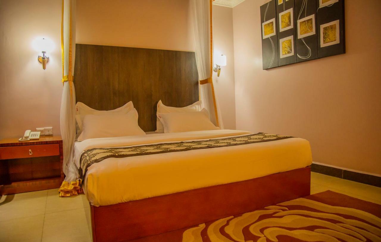 Russell Hotel Kampala Eksteriør bilde